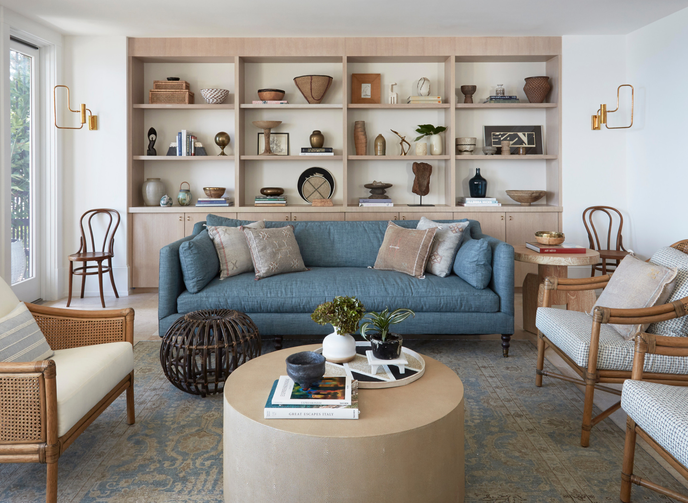 Inspiring Ideas for Built-in Living Room Cabinetry  Houzz IE