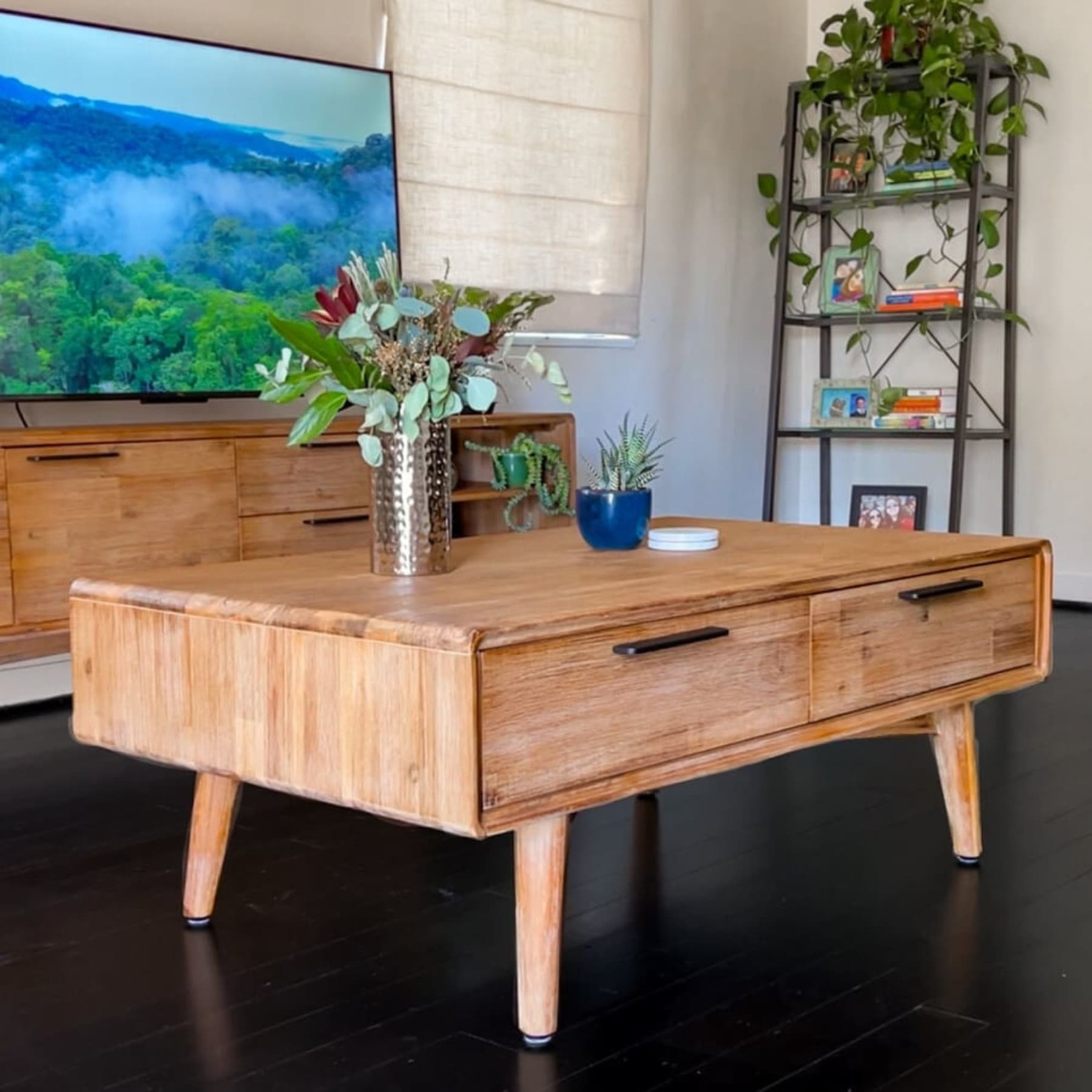 Why You Should Get Storage Coffee Tables for a Clutter-free Space