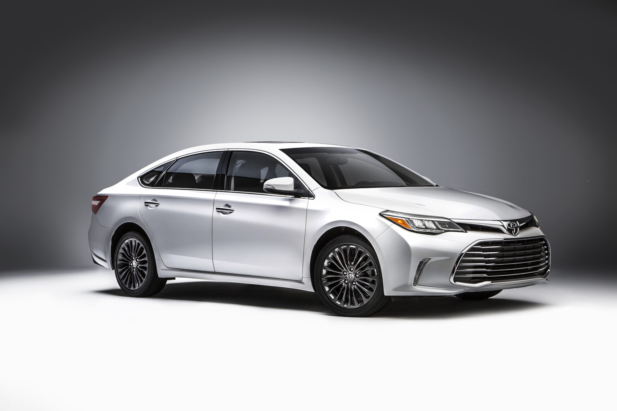 First Look In The “Second City:” The Refreshed  Toyota Avalon