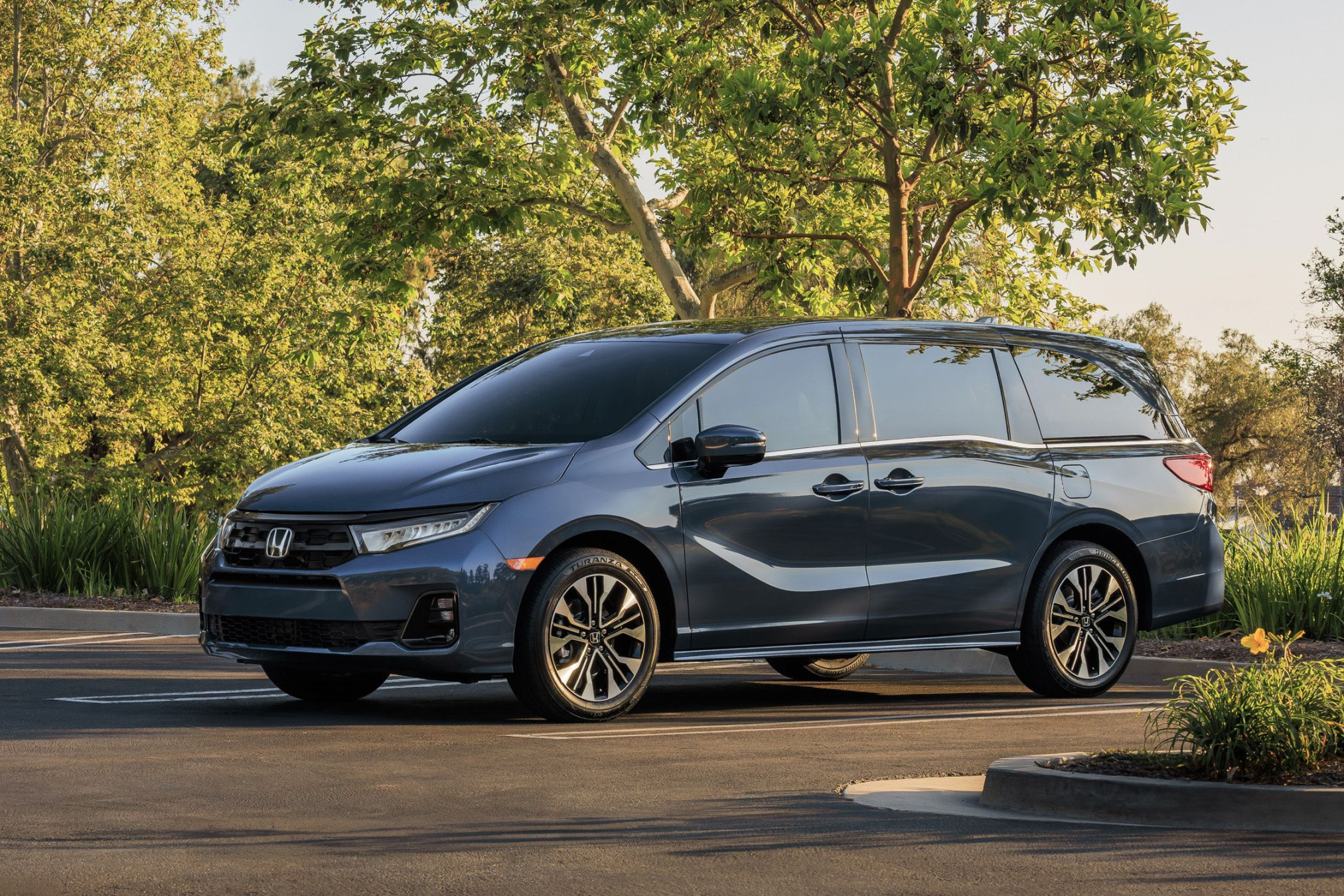 Honda Odyssey Features and Specs