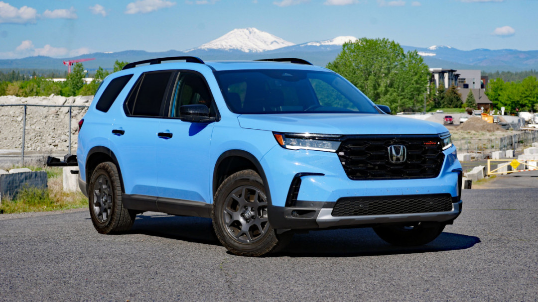 Honda Pilot Review: Well-rounded three-row SUV adds Black